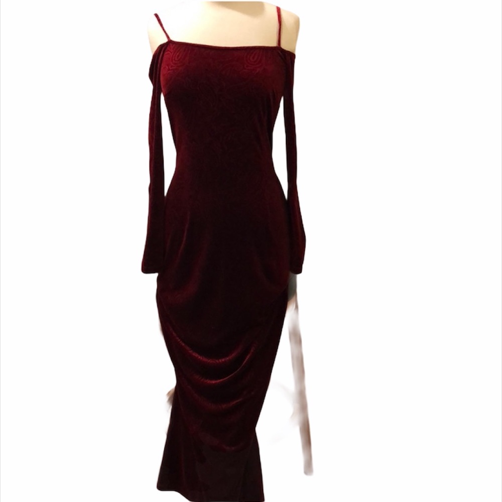 Red Velour Cold Shoulder Tintoretto Gown Sz 6